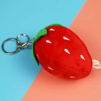 10cm Phim hoạt hình Dâu tây Mặt dây chuyền sang trọng Chìa khóa đồ chơi mềm cho món quà sinh nhật trên ô tô
